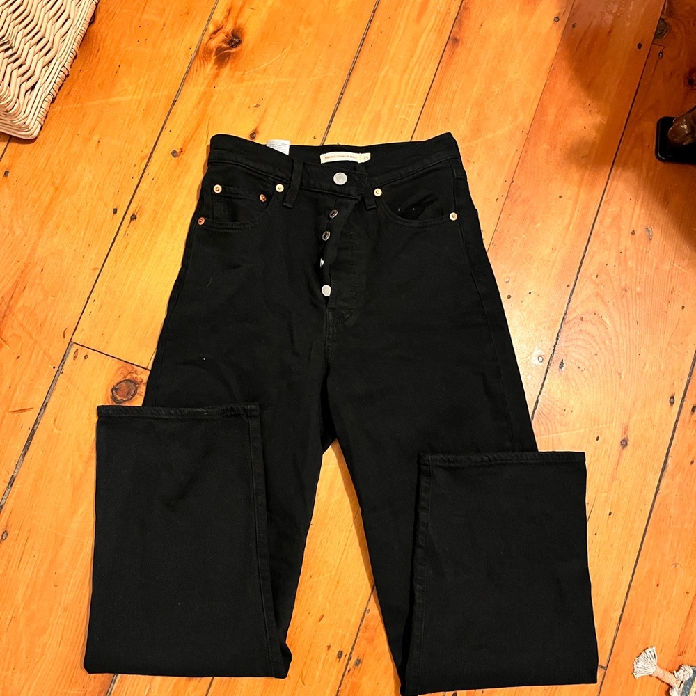 Levi's Women's Black Ribcage Ankle Straight Jeans